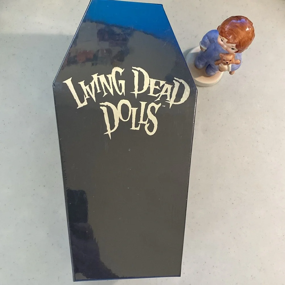 Living Dead Dolls Series 23 Betsy